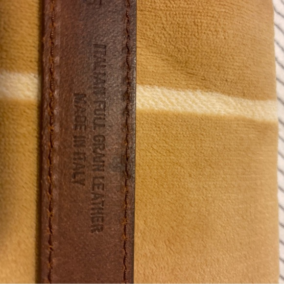 Florsheim Brown genuine Leather Belt with Gold Buckle 44/110 - Picture 5 of 6